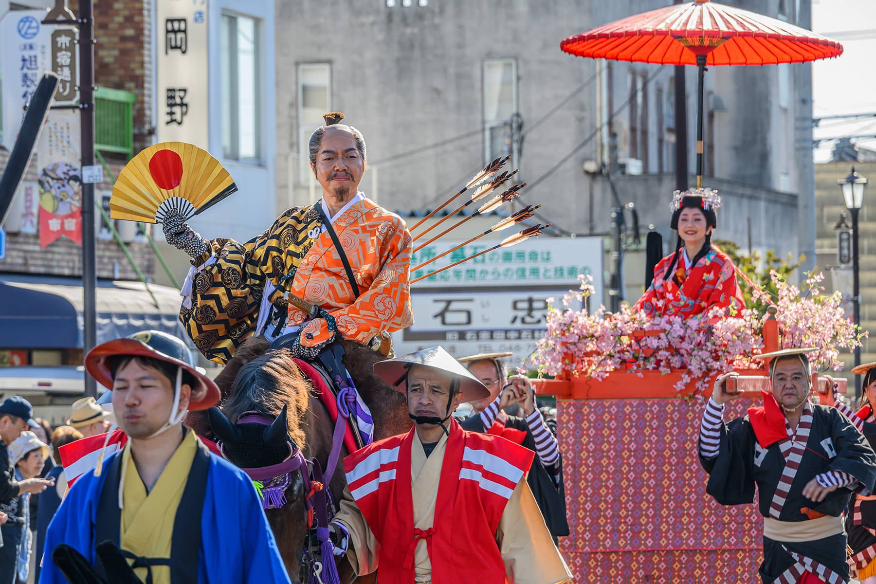 城下町岩槻鷹狩り行列【八雲神社（日光御成道）〜岩槻小学校｜さいたま市岩槻区】 | フォトさいたま